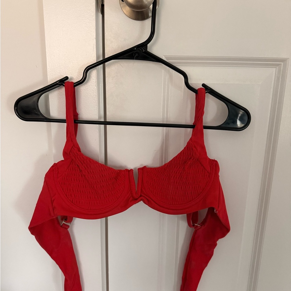 V cut bikini top